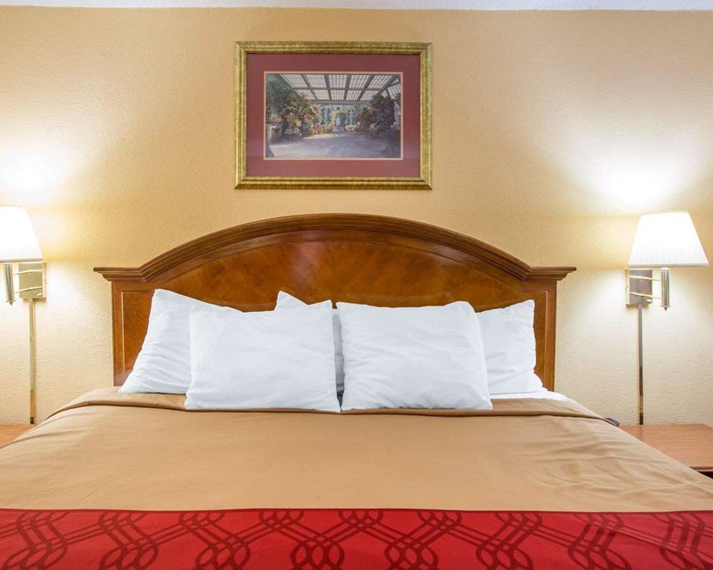 econo lodge inn and suites macon
