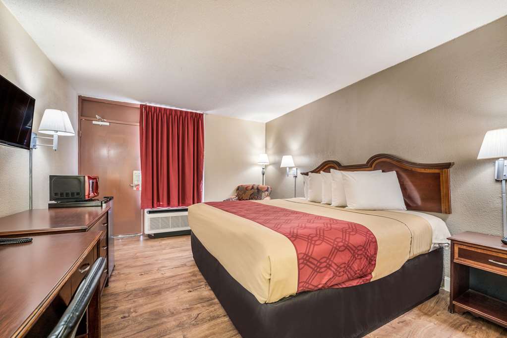 econo lodge inn and suites macon