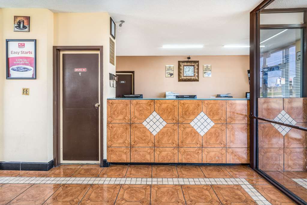 econo lodge inn and suites macon