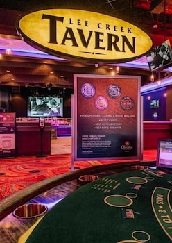 cherokee casino and hotel roland