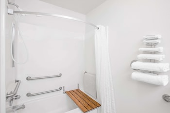 Super 8 By Wyndham Bethany Mo,Near Harrison County Community Hospital,2 star