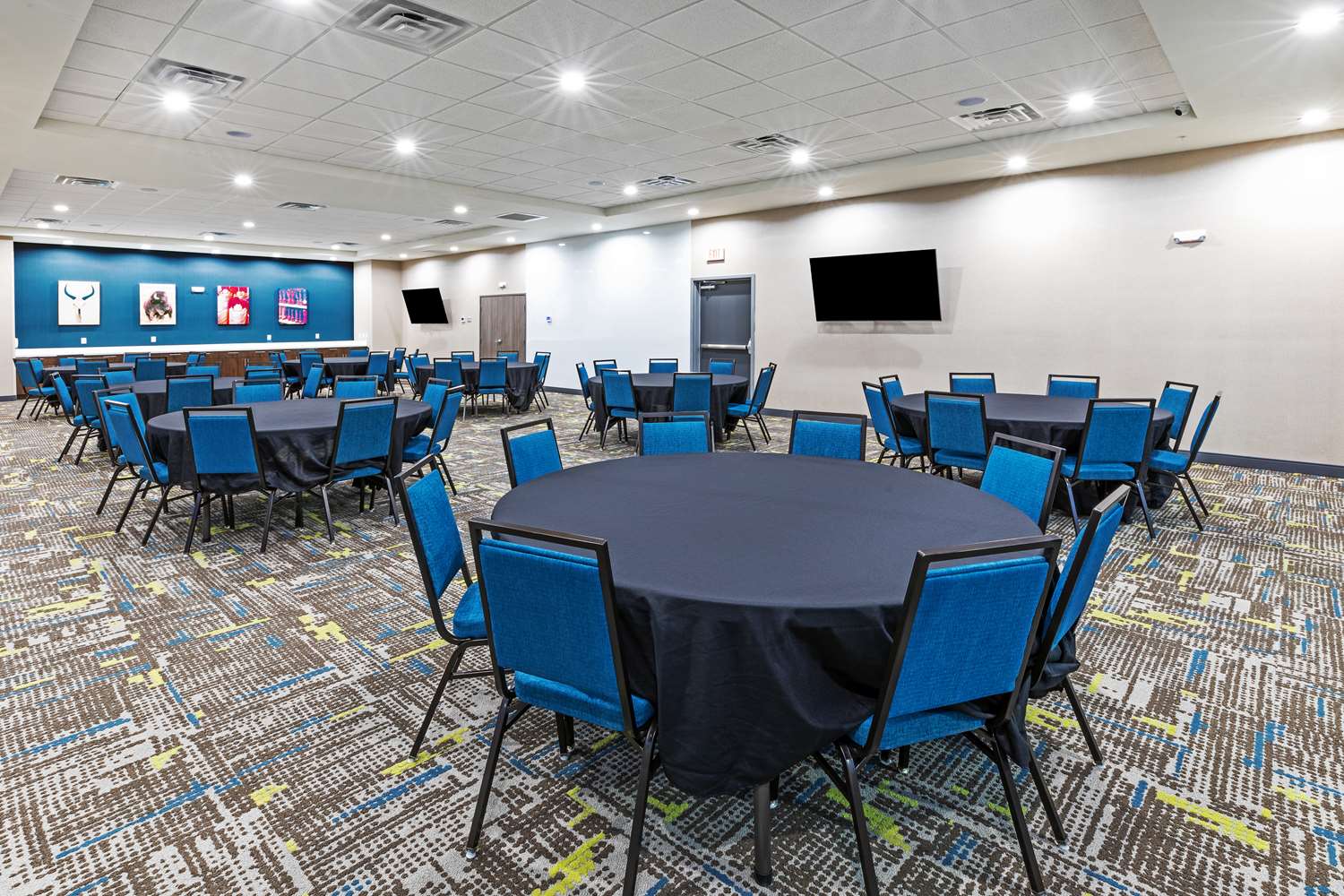hampton inn and suites canyon