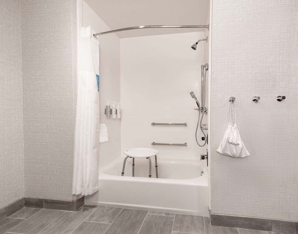 hampton inn needles ca