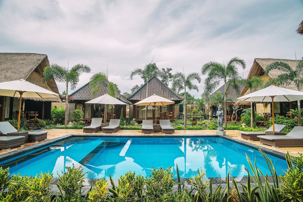 lembongan bay shore huts
