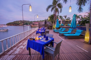 Lembongan Bay Shore Huts,Lembongan Island>>Bali,3 star