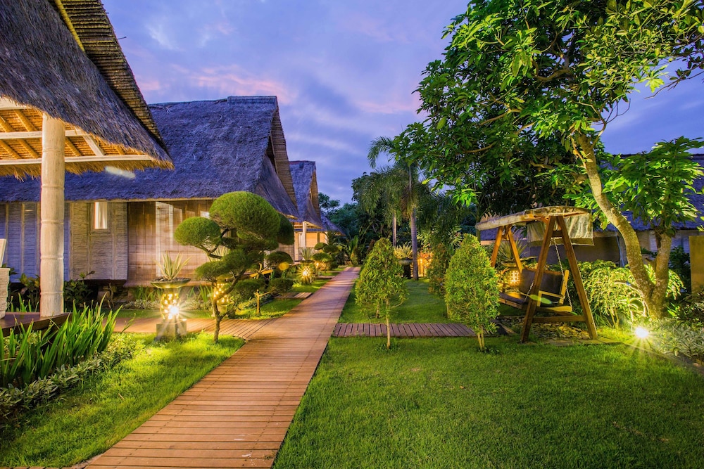 lembongan bay shore huts