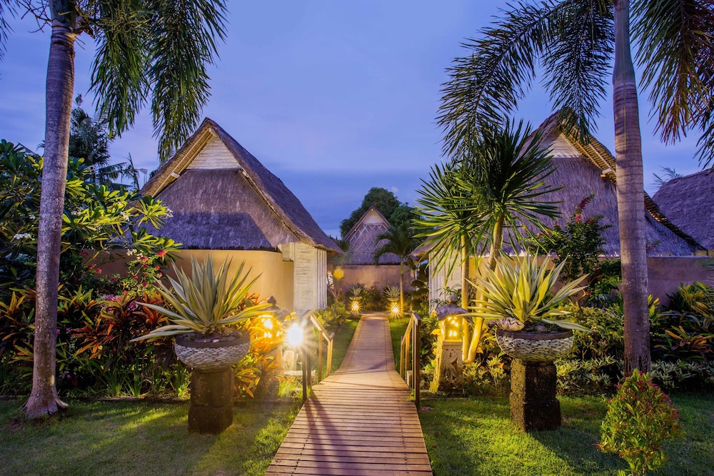 lembongan bay shore huts