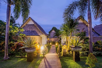 lembongan bay shore huts