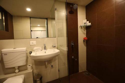 Holiday Home Stay,Rajhans Belliza, Near Avadh Utopia, Airport Road,0 star