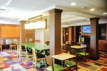 fairfield inn and suites by marriott sacramento airport natomas