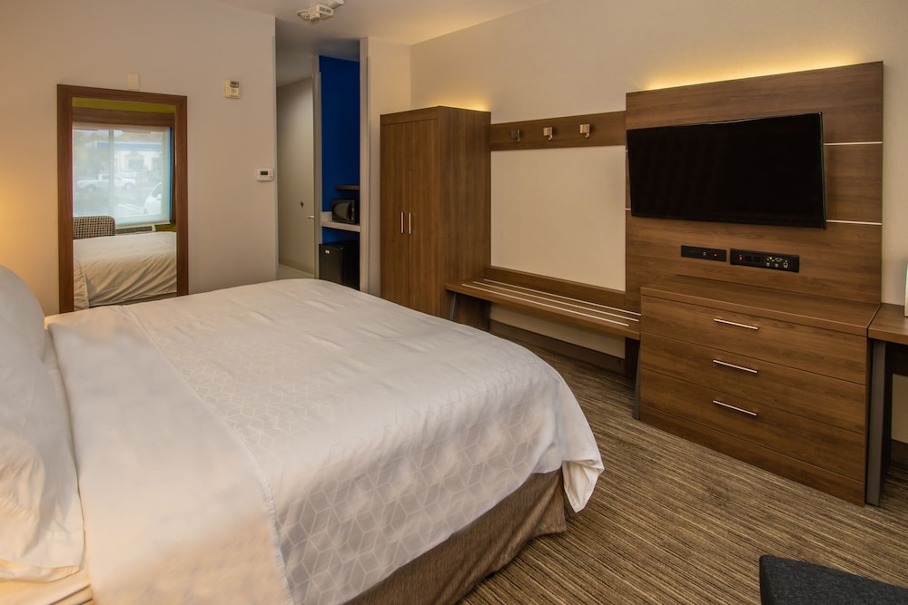 holiday inn express hotel and suites roseville galleria area by ihg