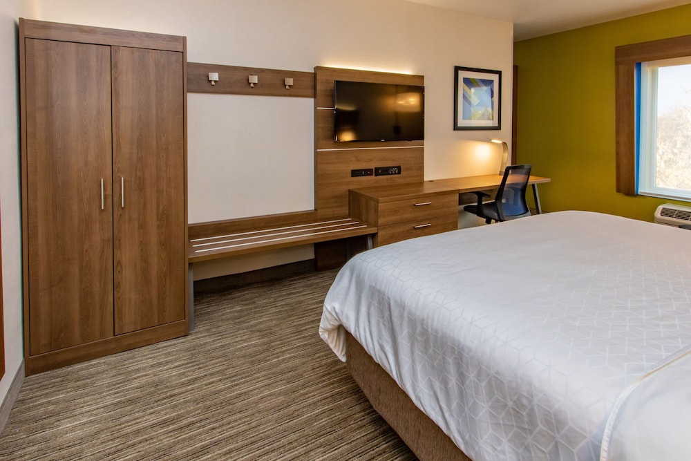 holiday inn express hotel and suites roseville galleria area by ihg