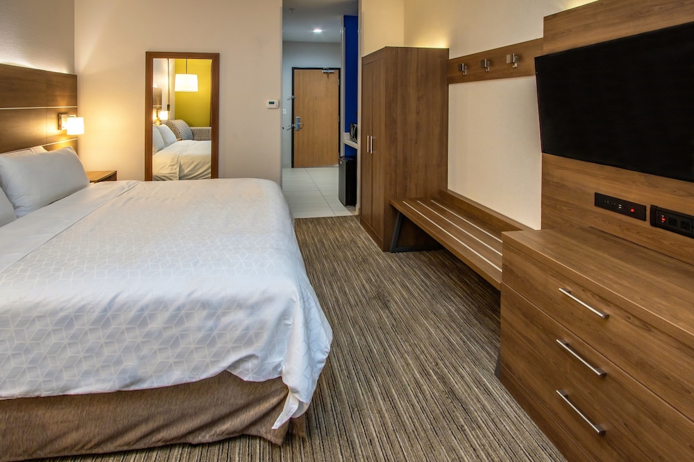holiday inn express hotel and suites roseville galleria area by ihg