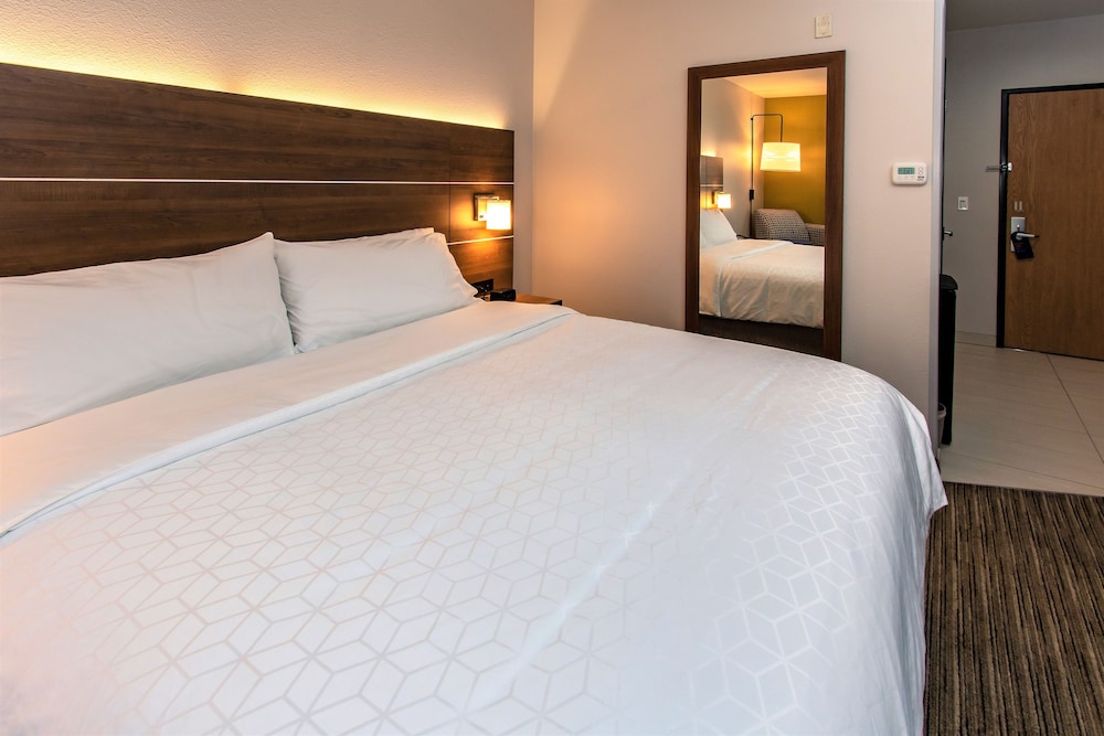 holiday inn express hotel and suites roseville galleria area by ihg