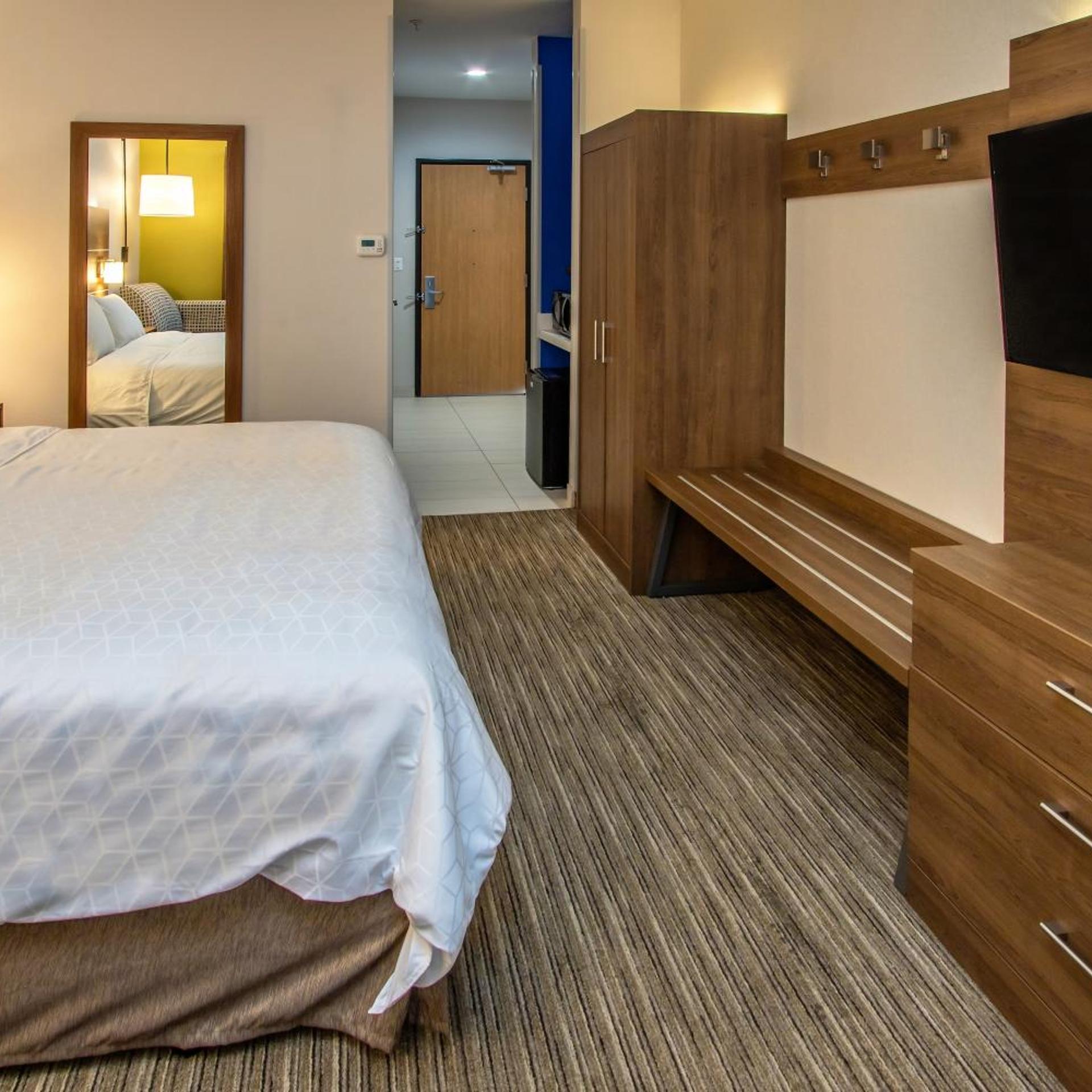 holiday inn express hotel and suites roseville galleria area by ihg