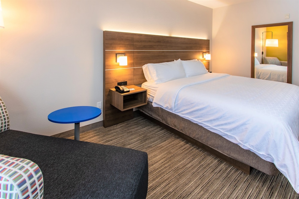 holiday inn express hotel and suites roseville galleria area by ihg