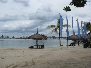 bluewater maribago beach resort