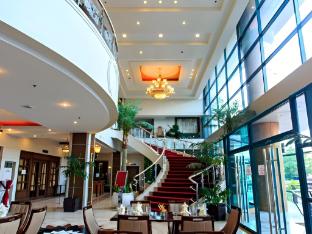 sarrosa international hotel and residential suites