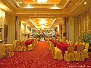 sarrosa international hotel and residential suites