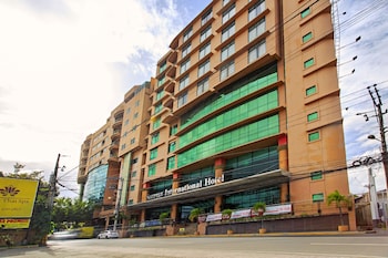 sarrosa international hotel and residential suites
