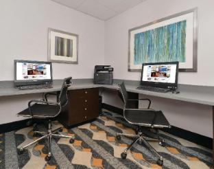 hampton inn and suites des moines downtown