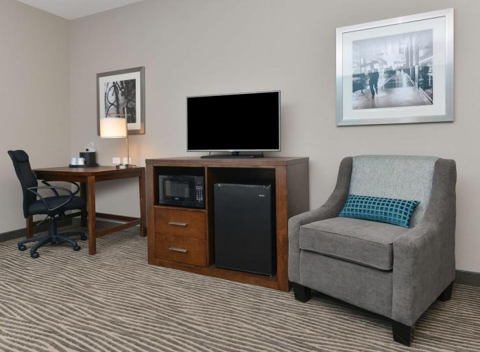 hampton inn and suites des moines downtown