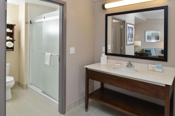 hampton inn and suites des moines downtown