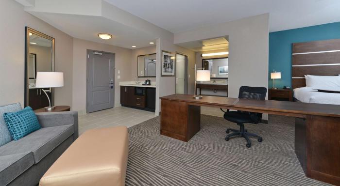 hampton inn and suites des moines downtown