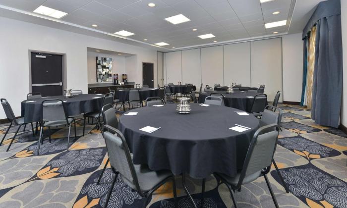 hampton inn and suites des moines downtown