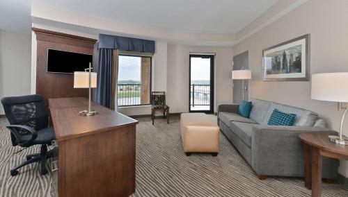 hampton inn and suites des moines downtown