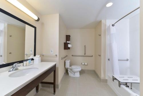 hampton inn and suites des moines downtown