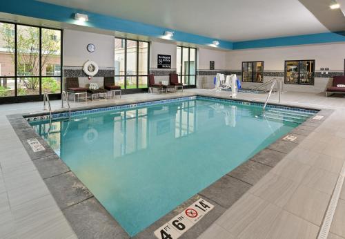 hampton inn and suites des moines downtown