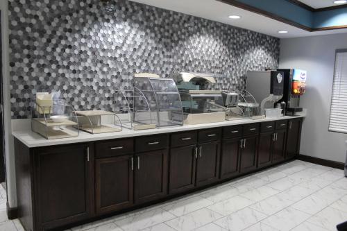 best western medical center north inn and suites nea