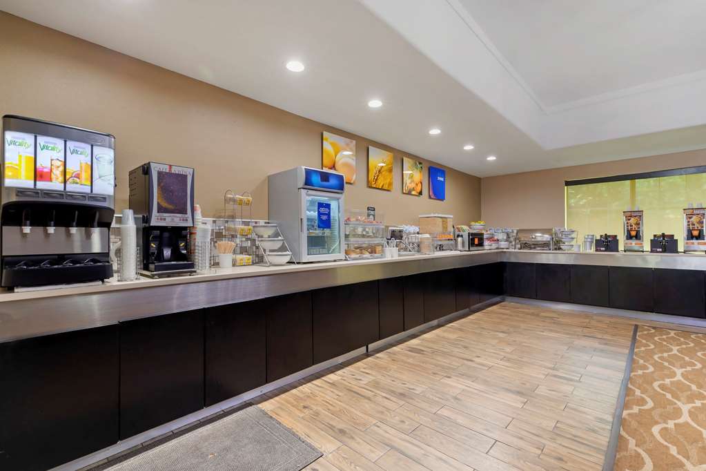 comfort inn and suites near six flags and medical center