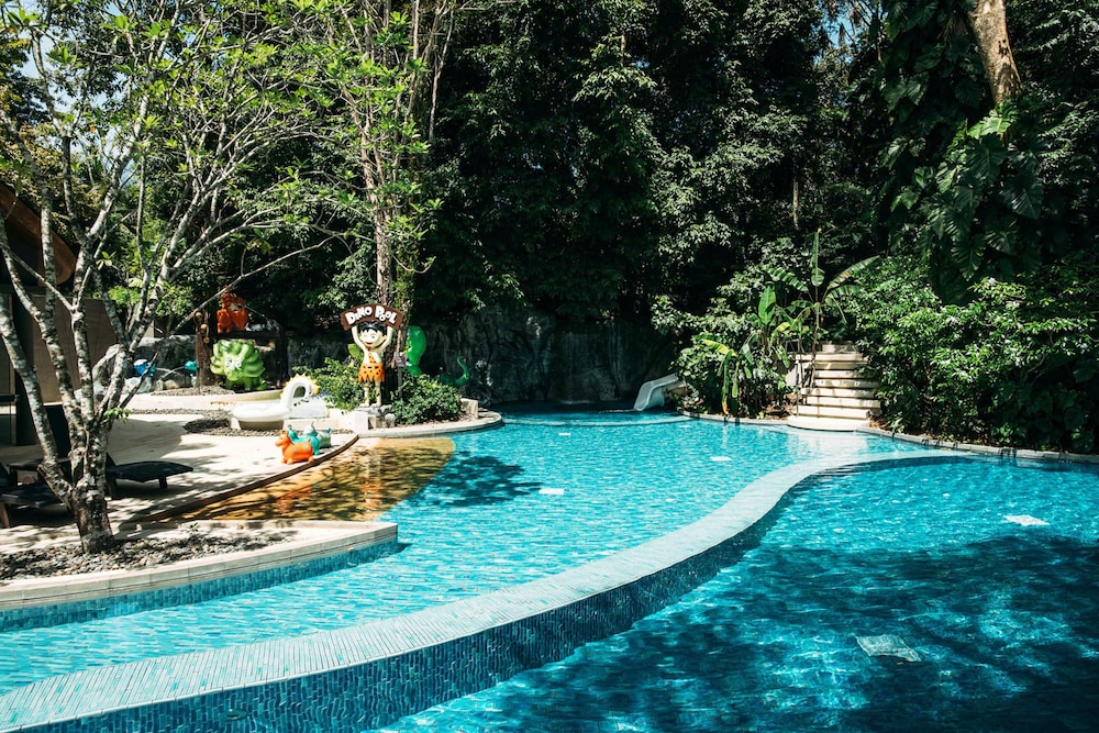renaissance phuket resort and spa