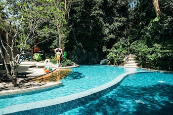 renaissance phuket resort and spa