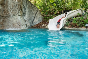 renaissance phuket resort and spa