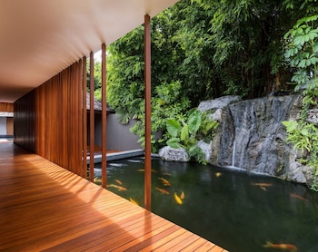 renaissance phuket resort and spa