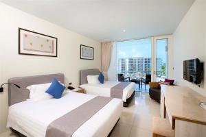 splash beach resort mai khao phuket
