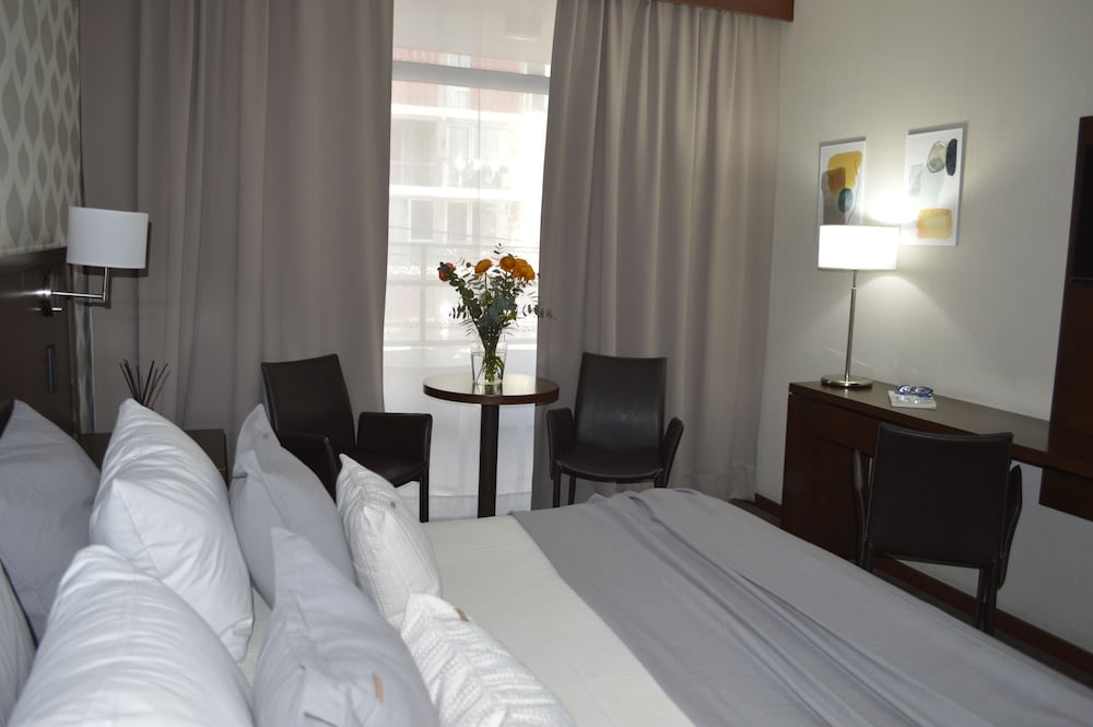 ian hotel