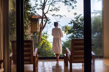 arenas del mar beachfront and rainforest resort