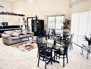 Days Inn By Wyndham Burleson Ft. Worth,Burleson County>>Burleson,2 star