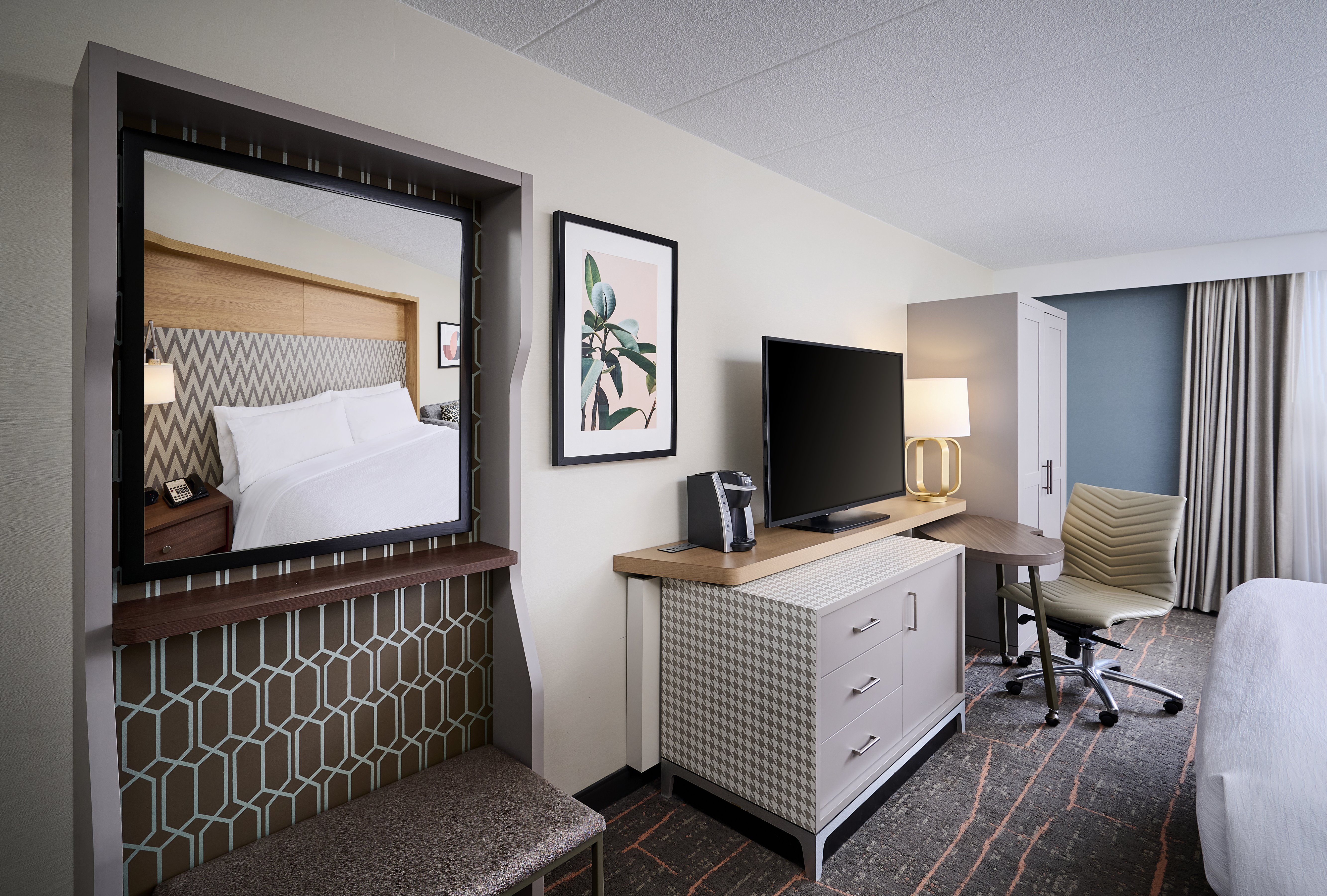 holiday inn burlington conference centre by ihg