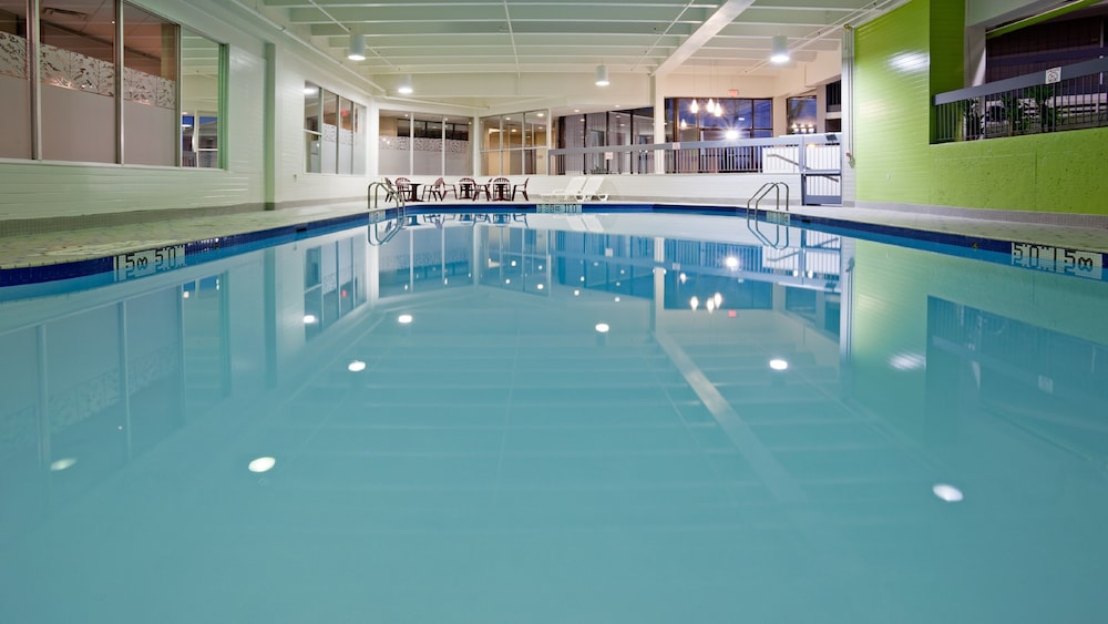 holiday inn burlington conference centre by ihg