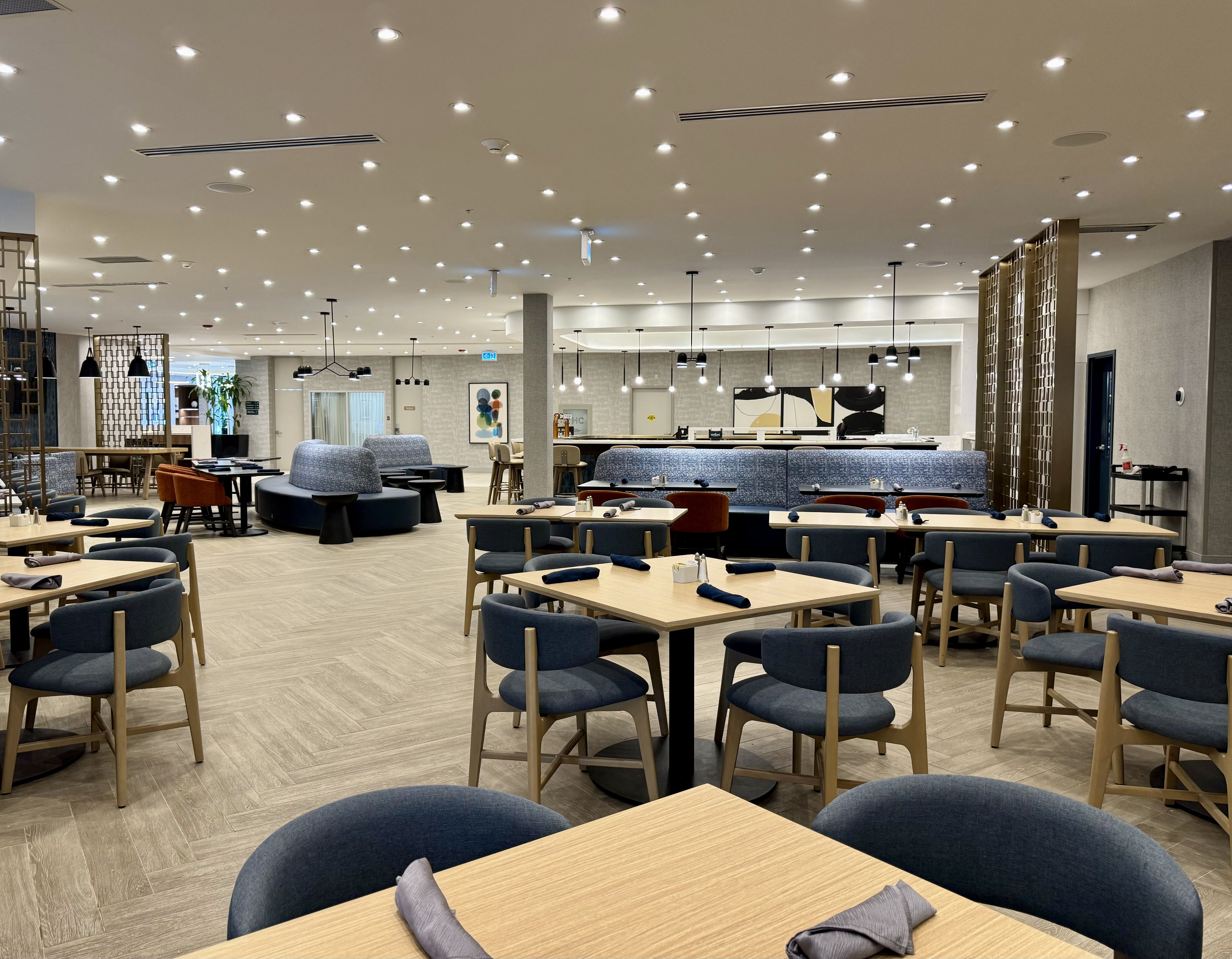holiday inn burlington conference centre by ihg