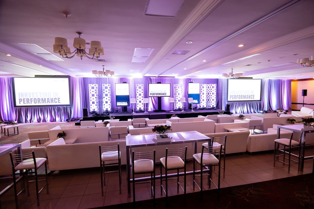 holiday inn burlington conference centre by ihg