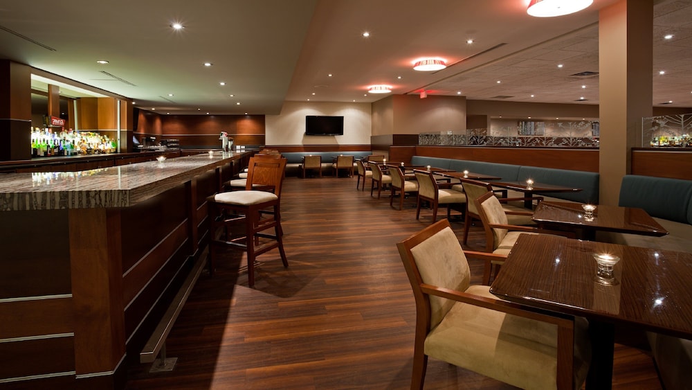 holiday inn burlington conference centre by ihg