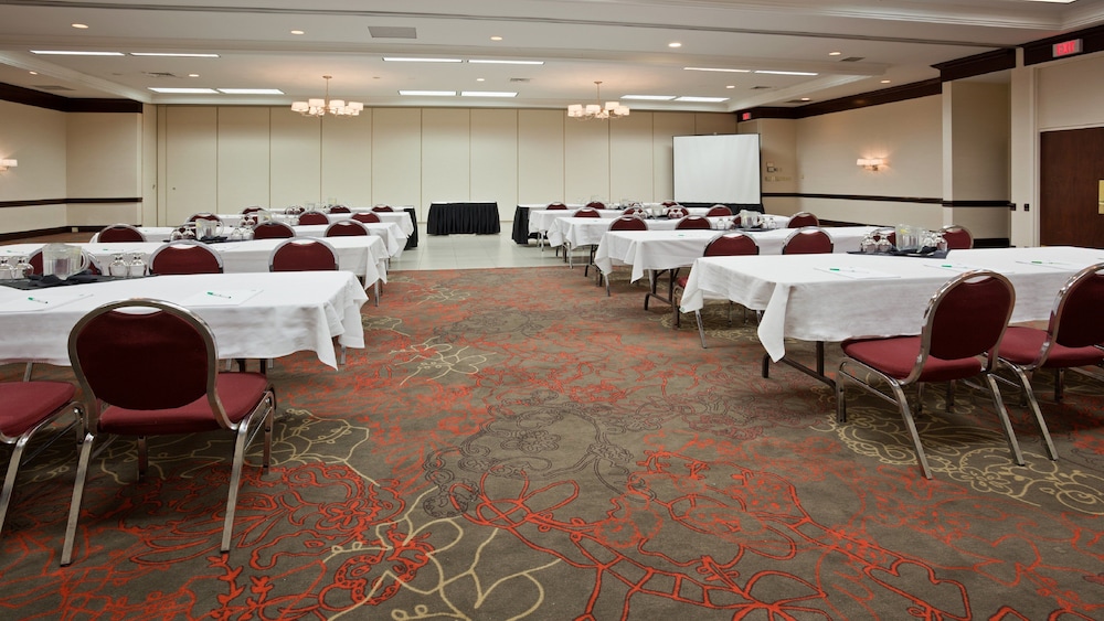 holiday inn burlington conference centre by ihg