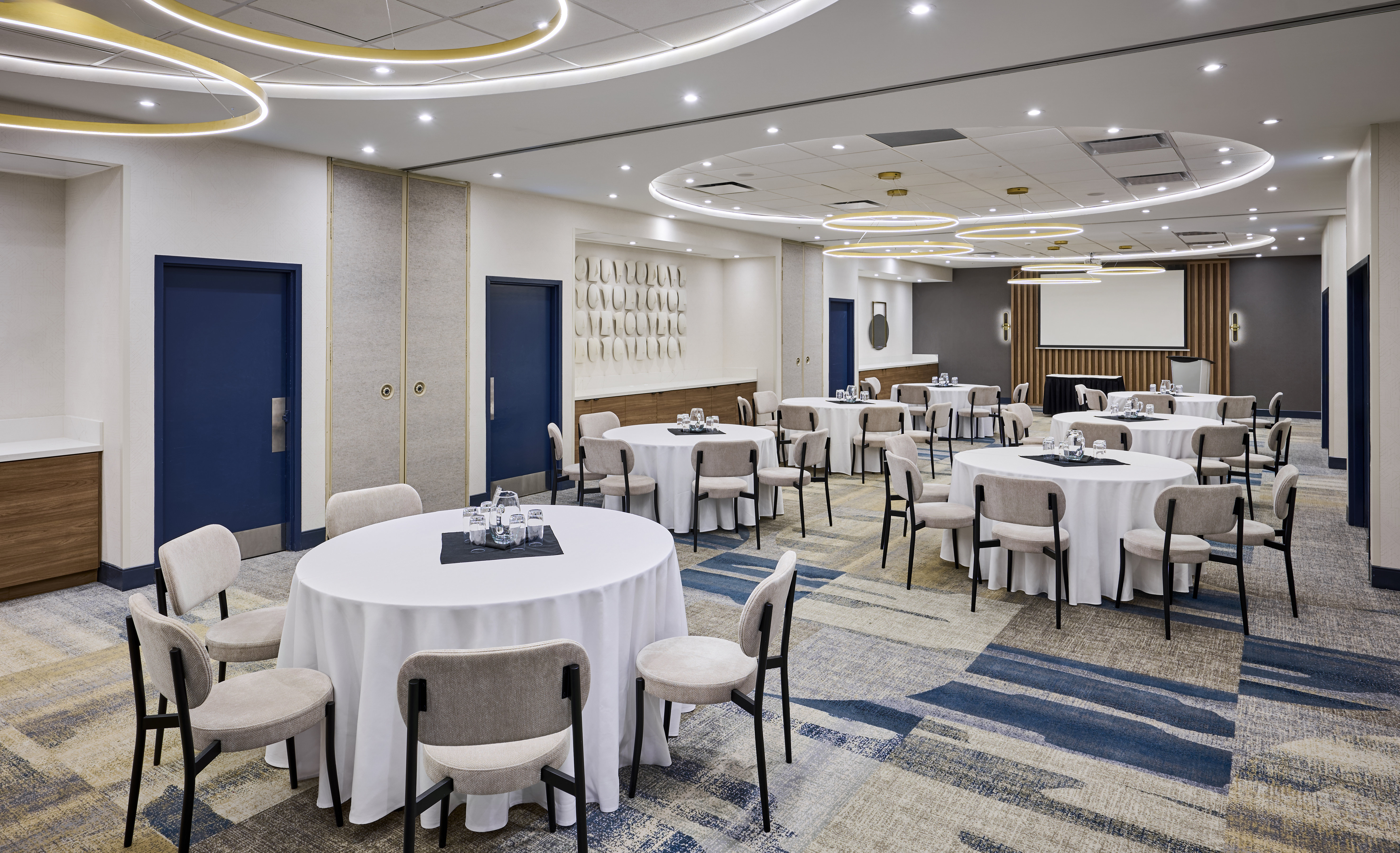 holiday inn burlington conference centre by ihg