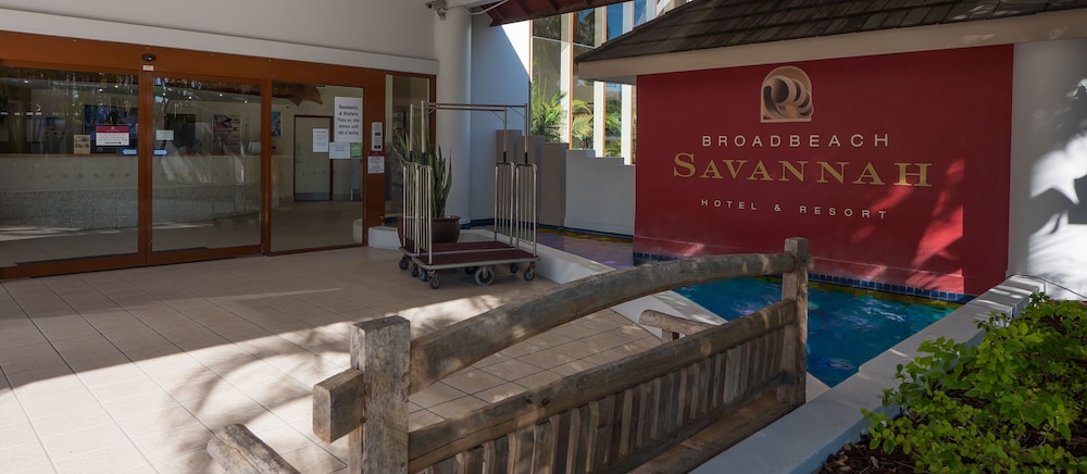 broadbeach savannah hotel and resort
